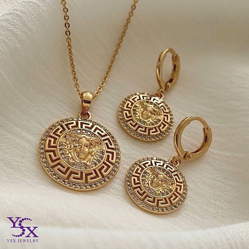 خرید غیرحضوری بدلیجات شیک ورساچه مناسب استایل رسمی و لاکچری